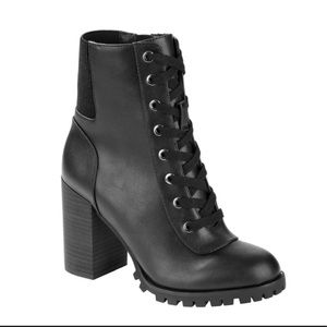 NWT in box Scoop Jasper Lug Sole Black Booties